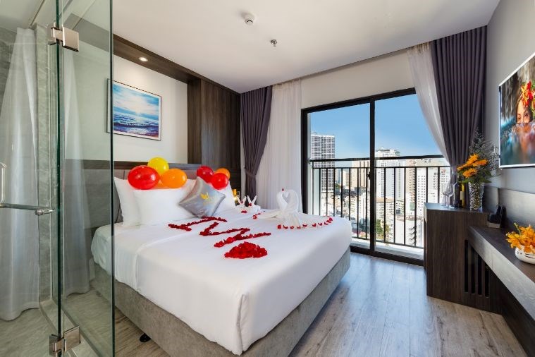 Phòng Deluxe Corner Sea View